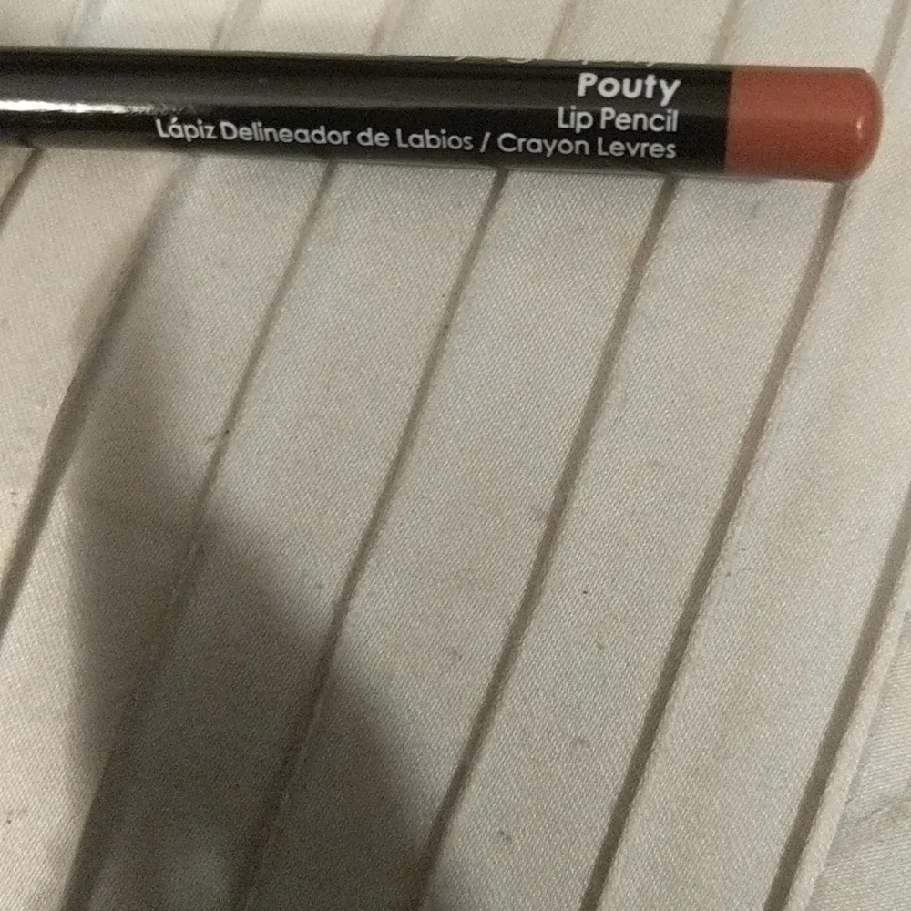 Lip Pencil